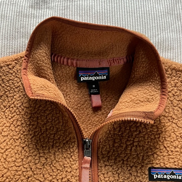 Patagonia Women's Retro Pile Marsupial Pullover - Picture 2 of 5